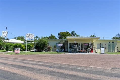 acacia motel blackall.